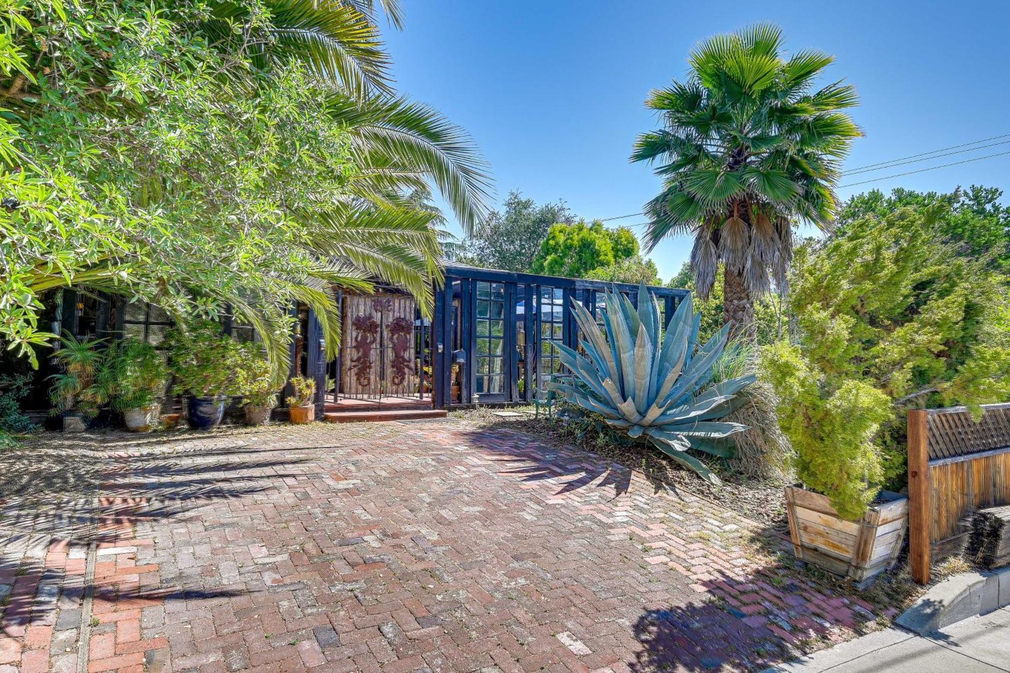 Bohemian Wonderland Benicia Bungalow With Pergola! Екстер'єр фото